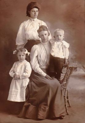 Anna Debbelt, Edith Debbelt, Leo Matthew Debbelt & Margaret "Maggie" Baumann Gaspers

This was shared by Jacque Callis.

This Cabinet Card Photo is of "Anna Maria Baumann Debbelt with daughter Edith & Son Leo Matthew Debbelt & her Sister, Margaret J. "Maggie" Baumann Gaspers"
