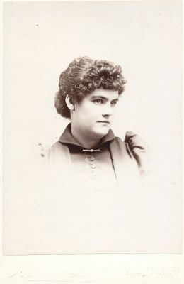 Unidentified

THIS IS BEING SHARED

Unidentified Cabinet Card Photo in the Frederick L. Chichester Family Album.

The Photographers name is "McAlpin & Lamb", Portland, Oregon.
