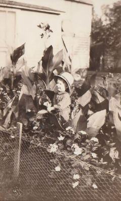 Click to view full size image
==============
Unidentified Mann
This is shared by Jacque Callis.
This Photo States: "This is Mary's little girl, the mother died here this summer, Mary Mann, Oklahoma.
Unidentified Mann
This is shared by Jacque Callis.
This Photo States: "This is Mary's little girl, the mother died here this summer, Mary Mann, Oklahoma.