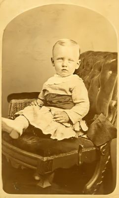 Frank Wendell Hix

This is shared by Jacque Callis.

This CdV Photograph is of Frank Wendell Hix.
