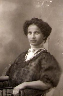 Unidentified

This was Shared by Dennis Schildauer.

Unidentified Photo in the Dolan/Duff Family Album
