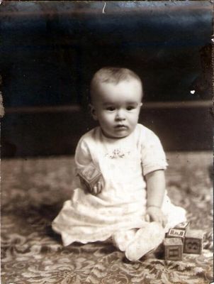 Click to view full size image
==============
Unidentified
This was Shared by Dennis Schildhauer.
Unidentified Photo in the Dolan/Duff Family Album.
Unidentified
This was Shared by Dennis Schildhauer.
Unidentified Photo in the Dolan/Duff Family Album.