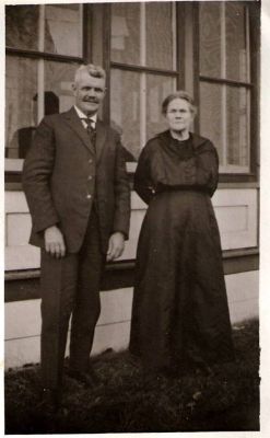 Click to view full size image
==============
Unidentified
This was Shared by Dennis Schildhauer.
Unidentified Photo in the Dolan/Duff Family Album.
Unidentified
This was Shared by Dennis Schildhauer.
Unidentified Photo in the Dolan/Duff Family Album.