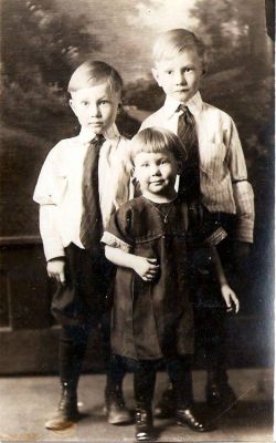 Unidentified

This was Shared by Dennis Schildhauer.

Unidentified Photo in the Dolan/Duff Family Album.
