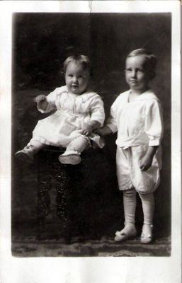 Click to view full size image
==============
Unidentified
This was Shared by Dennis Schildhauer.
Unidentified Photo in the Dolan/Duff Family Album.
Unidentified
This was Shared by Dennis Schildhauer.
Unidentified Photo in the Dolan/Duff Family Album.