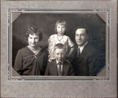 Click to view full size image
==============
Unidentified
This was Shared by Dennis Schildhauer.
Unidentified Photo in the Dolan/Duff Family Album.
Unidentified
This was Shared by Dennis Schildhauer.
Unidentified Photo in the Dolan/Duff Family Album.