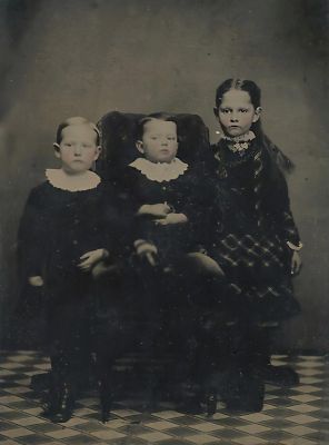Unidentified

Unidentified Tintype Photo Shared by Skip Durmon.

Tintype Photo was found in the garbage in Elm Mott, Texas near Waco.
