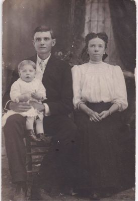 Click to view full size image
==============
Uncle Will Vaughan & Family
This was Shared by Owen Summers.
This Photo States: ""Uncle Will Vaughan his wife & baby"
Uncle Will Vaughan & Family
This was Shared by Owen Summers.
This Photo States: ""Uncle Will Vaughan his wife & baby"