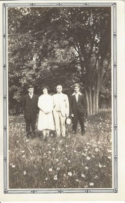 Dennis Ravary & Unidentified 

This was Shared by N. Joy Lake.

This is a Photo of Dennis Ravary & Unidentified People.


