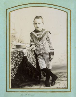 Unidentified

This was shared by a anonymous member.

Unidentified Cabinet Card Photo in the Risley/Arnold, Family Album.
