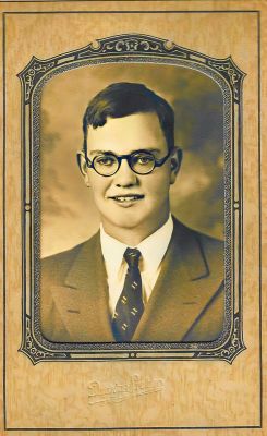 James Adam Wiegand

THIS HAS BEEN RETURNED TO FAMILY

Per Member Lori Alexander this is James Adam Wiegand.

1939 Graduate, San Dieguito High School, Encinitas, California.

