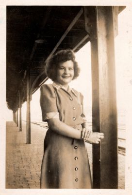 Click to view full size image
==============
Beth Iris Vanlente
THIS HAS BEEN RETURNED TO FAMILY
This photo has been Identified as Beth Iris VanLente
Beth Iris Vanlente
THIS HAS BEEN RETURNED TO FAMILY
This photo has been Identified as Beth Iris VanLente