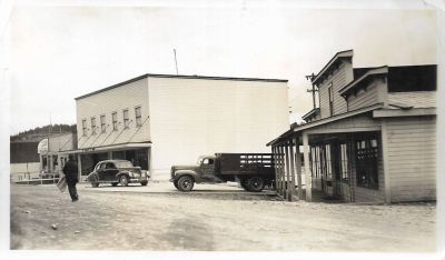 Kodiak, Alaska

THIS HAS BEEN DONATED TO THE KODIAK MILITARY HISTORY MUSEUM WITH THE HELP OF MEMBER RACHEL KILLION.

This Photo was Originally Donated by Elaine Swan. This is a photo of Kodiak, Alaska.
