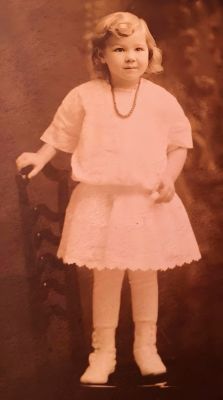Click to view full size image
==============
Irma R. E. Nelson
This is being shared Janet Hardy Jones.
This photo states: "Irma R. E. Nelson"
The Photographers name is "Erickson", Portland, Oregon.
Irma R. E. Nelson
This is being shared Janet Hardy Jones.
This photo states: "Irma R. E. Nelson"
The Photographers name is "Erickson", Portland, Oregon.