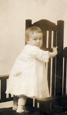 Click to view full size image
==============
Pauline Hope Holcomb
THIS HAS BEEN RETURNED TO FAMILY
This Real Photo Postcard (RPPC) was Donated by Elaine Swan.
This is a Real Photo Postcard (RPPC) of "Pauline Hope Holcomb"
Pauline Hope Holcomb was the daughter of Herman Benjamin "Bill" Holcomb & Gurina Vike.
Pauline Hope Holcomb
THIS HAS BEEN RETURNED TO FAMILY
This Real Photo Postcard (RPPC) was Donated by Elaine Swan.
This is a Real Photo Postcard (RPPC) of "Pauline Hope Holcomb"
Pauline Hope Holcomb was the daughter of Herman Benjamin "Bill" Holcomb & Gurina Vike.