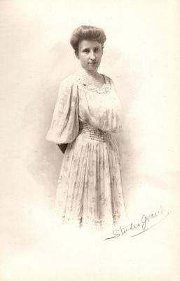 Click to view full size image
==============
Unidentified
This was Donated by Jessica Quiroz
Unidentified Photo
The Photographers name is "Studio Graud?"
Unidentified
This was Donated by Jessica Quiroz
Unidentified Photo
The Photographers name is "Studio Graud?"