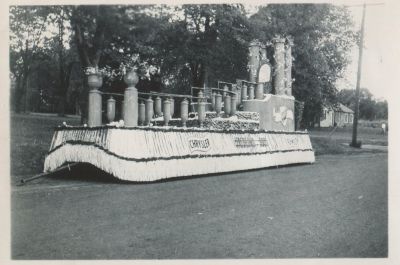 Click to view full size image
==============
Cambridge Parade 1947
This was Shared by Candace Elemina‎.
Fredlund Bros #2 - 1947 Cambridge Parade
Cambridge Parade 1947
This was Shared by Candace Elemina‎.
Fredlund Bros #2 - 1947 Cambridge Parade