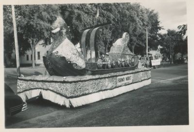 Click to view full size image
==============
Cambridge Parade 1947
This was Shared by Candace Elemina‎.
Fairway Market- 1947 Cambridge Parade
Cambridge Parade 1947
This was Shared by Candace Elemina‎.
Fairway Market- 1947 Cambridge Parade