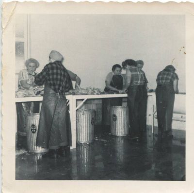 Click to view full size image
==============
Cambridge Chicken Processing Plant
This Photo was shared by Candace Elemina‎.
Unidentified ladies working at the chicken processing plant in Cambridge, Minnesota.
Cambridge Chicken Processing Plant
This Photo was shared by Candace Elemina‎.
Unidentified ladies working at the chicken processing plant in Cambridge, Minnesota.