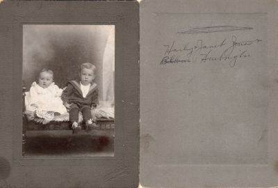 Harley Huibregtse & Janette Wilhelmina Huibregtse

This photo mounted on board states: "Harley & Janet Huibregtse"

The Photographer was in Hull, Sioux county, Iowa.

