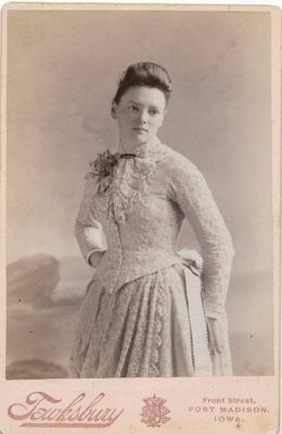 Click to view full size image
==============
Minnie E. Burr
THIS HAS BEEN RETURNED TO FAMILY
This Cabinet Card Photo is of "Minnie E. Burr"
The Photographers name is "J. R. Tewksbury", Front Street, Fort Madison, Iowa
Minnie E. Burr
THIS HAS BEEN RETURNED TO FAMILY
This Cabinet Card Photo is of "Minnie E. Burr"
The Photographers name is "J. R. Tewksbury", Front Street, Fort Madison, Iowa