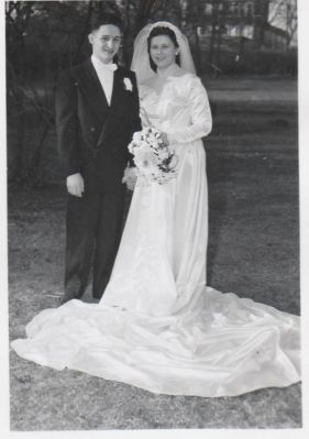 Unidentified
Unidentified Wedding Photo
