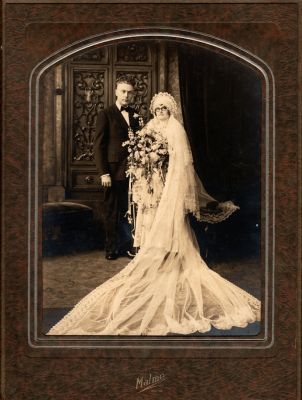 Click to view full size image
==============
Unidentified
Unidentified Wedding Photo
The Photographers name is "Malme", Racine, Wisconsin
Unidentified
Unidentified Wedding Photo
The Photographers name is "Malme", Racine, Wisconsin