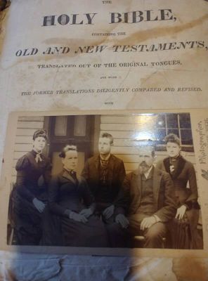 Joseph Horner Bible

THIS HAS BEEN RETURNED TO FAMILY

The Inside of the Joseph Horner Family Bible.
