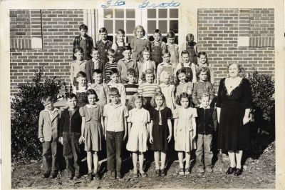 Unidentified

Unidentified photo

Photo Indicates 3rd Grade Class
