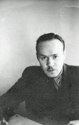 Unidentified

THIS HAS BEEN DONATED TO THE FILM ARCHIVE, (THE NATIONAL ARCHIVES OF ESTONIA)

Unidentified Photo from the Displaced Persons Camp near Wentorf, which is near Hamburg, Germany.

