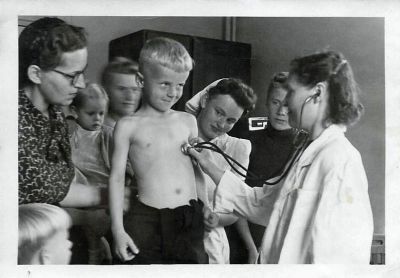 Unidentified

THIS HAS BEEN DONATED TO THE FILM ARCHIVE, (THE NATIONAL ARCHIVES OF ESTONIA)

Unidentified Photo from the Displaced Persons Camp near Wentorf, which is near Hamburg, Germany.
