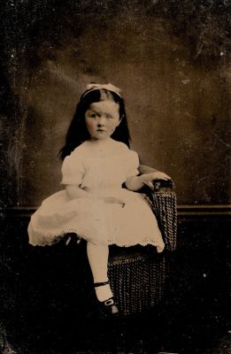 Unidentified

THIS HAS BEEN RETURNED TO FAMILY

Unidentified Tintype Photo in the Austin/McGregor Family Album.
