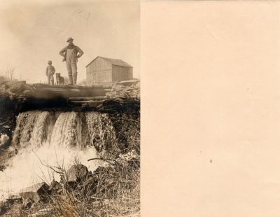 Click to view full size image
==============
Unidentified
Unidentified Photo in the Unidentified #055 Family Album.
Unidentified
Unidentified Photo in the Unidentified #055 Family Album.