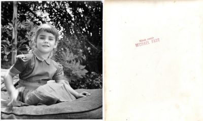 Click to view full size image
==============
Unidentified
Unidentified Photo in the Unidentified #025 Family Album.
The Photographers name is "Michael Farr"
Unidentified
Unidentified Photo in the Unidentified #025 Family Album.
The Photographers name is "Michael Farr"