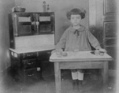 Unidentified

This is being Shared by Mike Cowley

Unidentified Kodak Photographic Seed Plate
