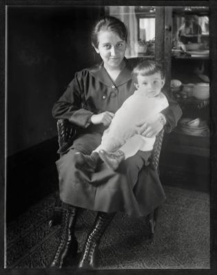 Click to view full size image
==============
Unidentified
This is being Shared by Mike Cowley.
Unidentified Kodak Photographic Seed Plate.
Unidentified
This is being Shared by Mike Cowley.
Unidentified Kodak Photographic Seed Plate.