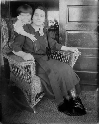 Click to view full size image
==============
Unidentified
This is being Shared by Mike Cowley.
Unidentified Kodak Photographic Seed Plate.
Unidentified
This is being Shared by Mike Cowley.
Unidentified Kodak Photographic Seed Plate.