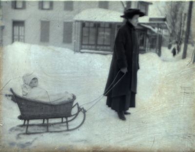 Unidentified

This is being Shared by Mike Cowley.

Unidentified Kodak Photographic Seed Plate.
