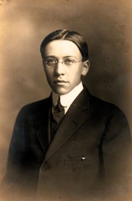 Click to view full size image
==============
Unidentified
Unidentified Photo
Unidentified
Unidentified Photo