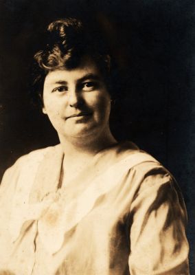Click to view full size image
==============
Unidentified
Unidentified Photo
Unidentified
Unidentified Photo