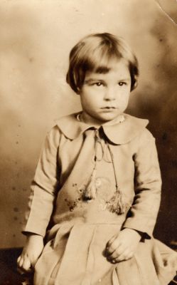 Click to view full size image
==============
Unidentified
Unidentified Photo
Unidentified
Unidentified Photo