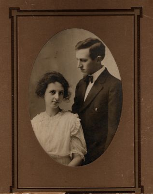 Unidentified

Unidentified photo mounted on board
