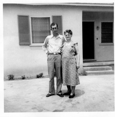Click to view full size image
==============
Unidentified
Unidentified Photo in the #011 Family Album.
Unidentified
Unidentified Photo in the #011 Family Album.