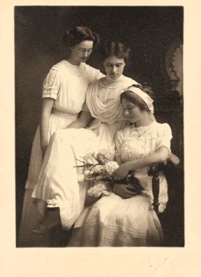 Click to view full size image
==============
Bertha M. Schnull, Edna J. Schnull & Gertrude Schnull
THIS HAS BEEN RETURNED TO FAMILY
This photo is of Bertha M. Schnull, Edna J. Schnull and Gertrude Schnull.
NOTE: In 1910 Bertha was 20, Edna 17 and Gertrude 15. There was a fourth sister that died in 1888.
Bertha M. Schnull, Edna J. Schnull & Gertrude Schnull
THIS HAS BEEN RETURNED TO FAMILY
This photo is of Bertha M. Schnull, Edna J. Schnull and Gertrude Schnull.
NOTE: In 1910 Bertha was 20, Edna 17 and Gertrude 15. There was a fourth sister that died in 1888.