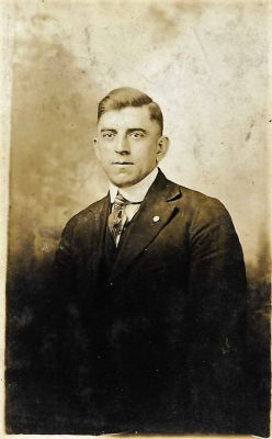 Floyd Mahla

THIS HAS BEEN RETURNED TO FAMILY

This Real Photo Postcard (RPPC) States: "Floyd Mahla"

The Photographers name is "Rensler's", Cleveland, Ohio.
