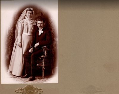 Unidentified

Unidentified Cabinet Card Photo in the Unidentified McGregor Iowa Album.
