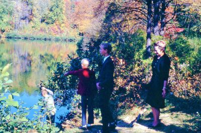 Unidentified

Unidentified 35MM Slide in the Uncles Collection of 35 MM Slides, Long Island, New York #1
